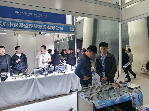 給客戶講解光潤通網(wǎng)卡產(chǎn)品 給客戶講解光潤通網(wǎng)卡產(chǎn)品